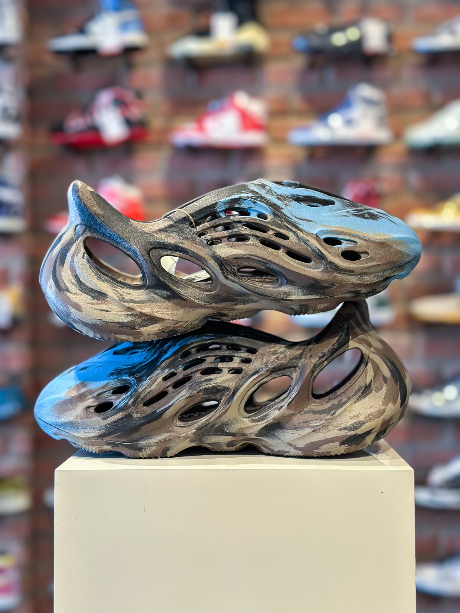 Yeezy Foam Runner MX Cinder [ID4126] – Rex Sneaker