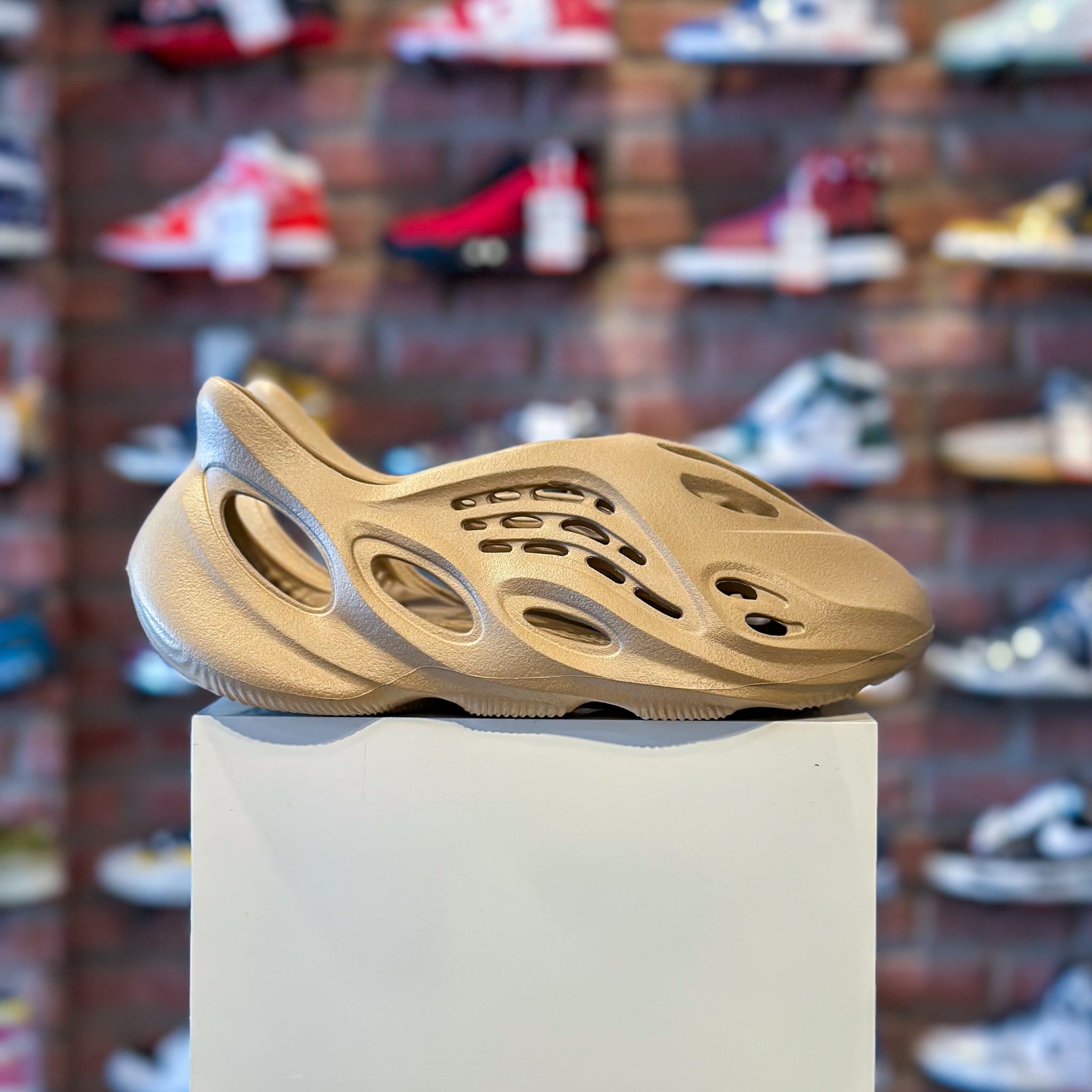 Yeezy Foam Runner Clay Taupe [GV6842] – Rex Sneaker