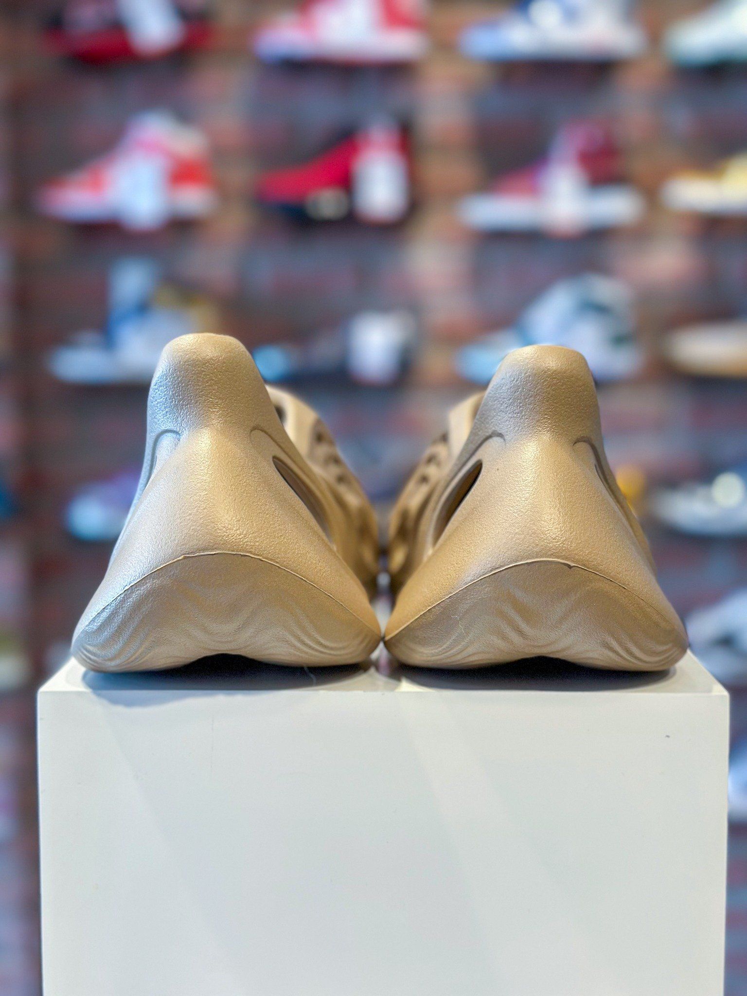 Yeezy Foam Runner Clay Taupe [GV6842] – Rex Sneaker