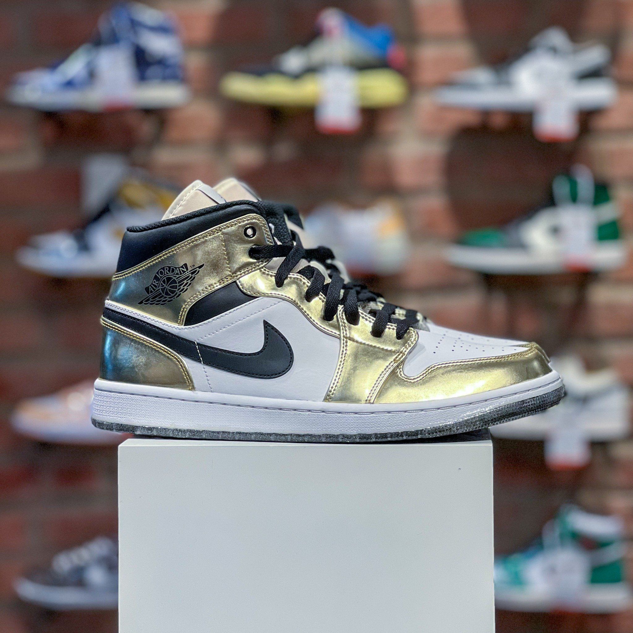Air Jordan Mid Metallic Gold [DC1419-700]