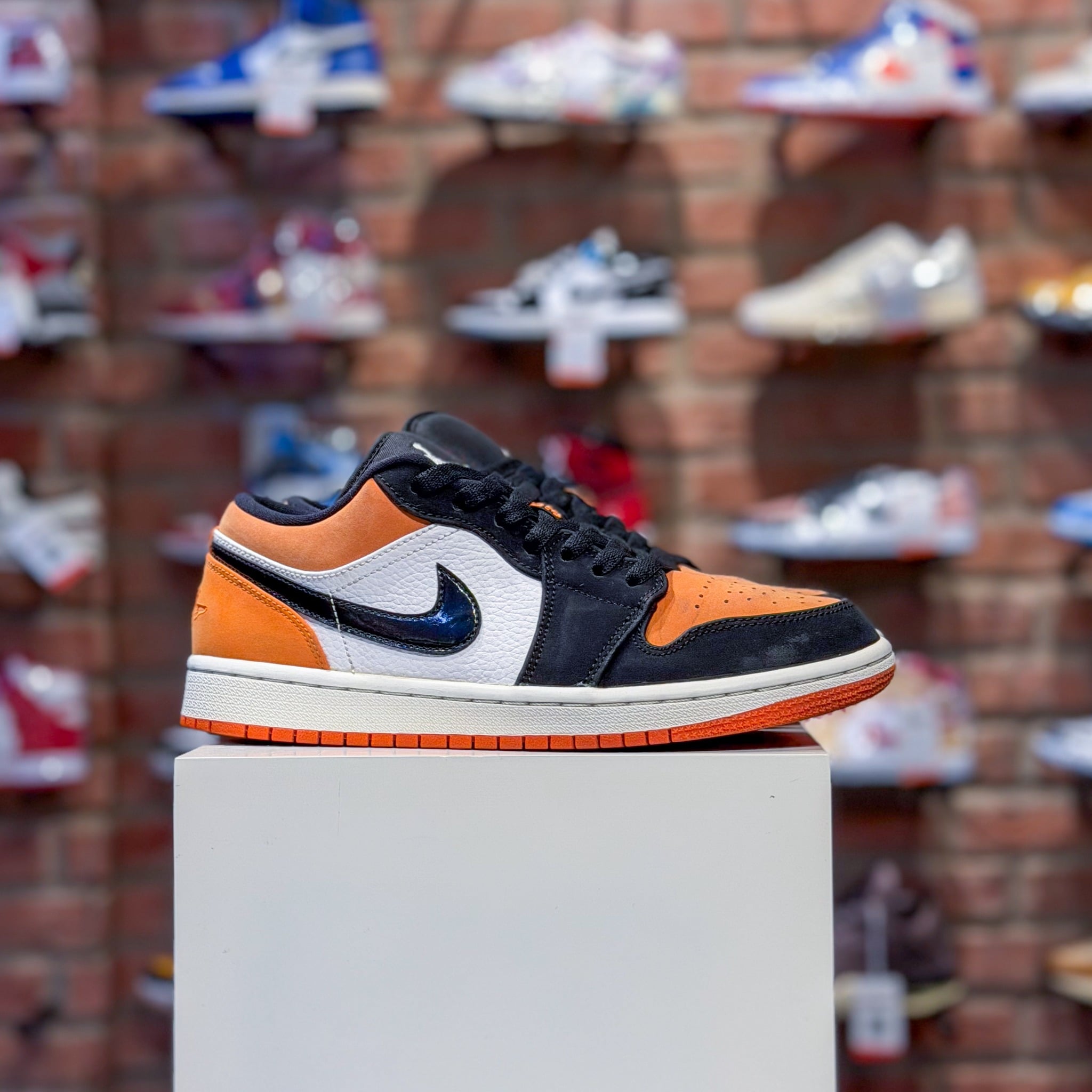 Giày Aj Low Shattered Backboard Nike Air Jordan Low Shattered 