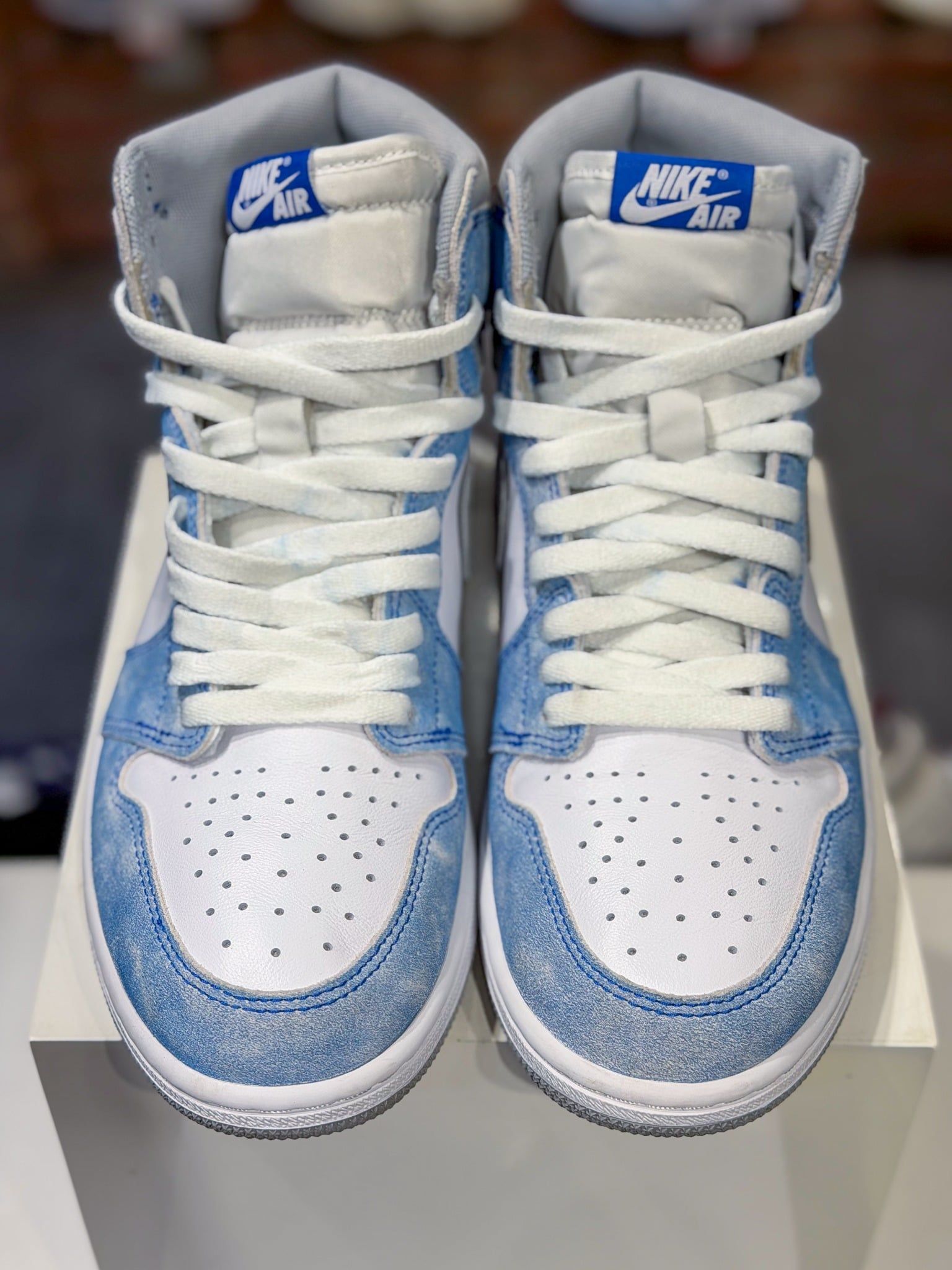 air jordan 1 hyper royal retro