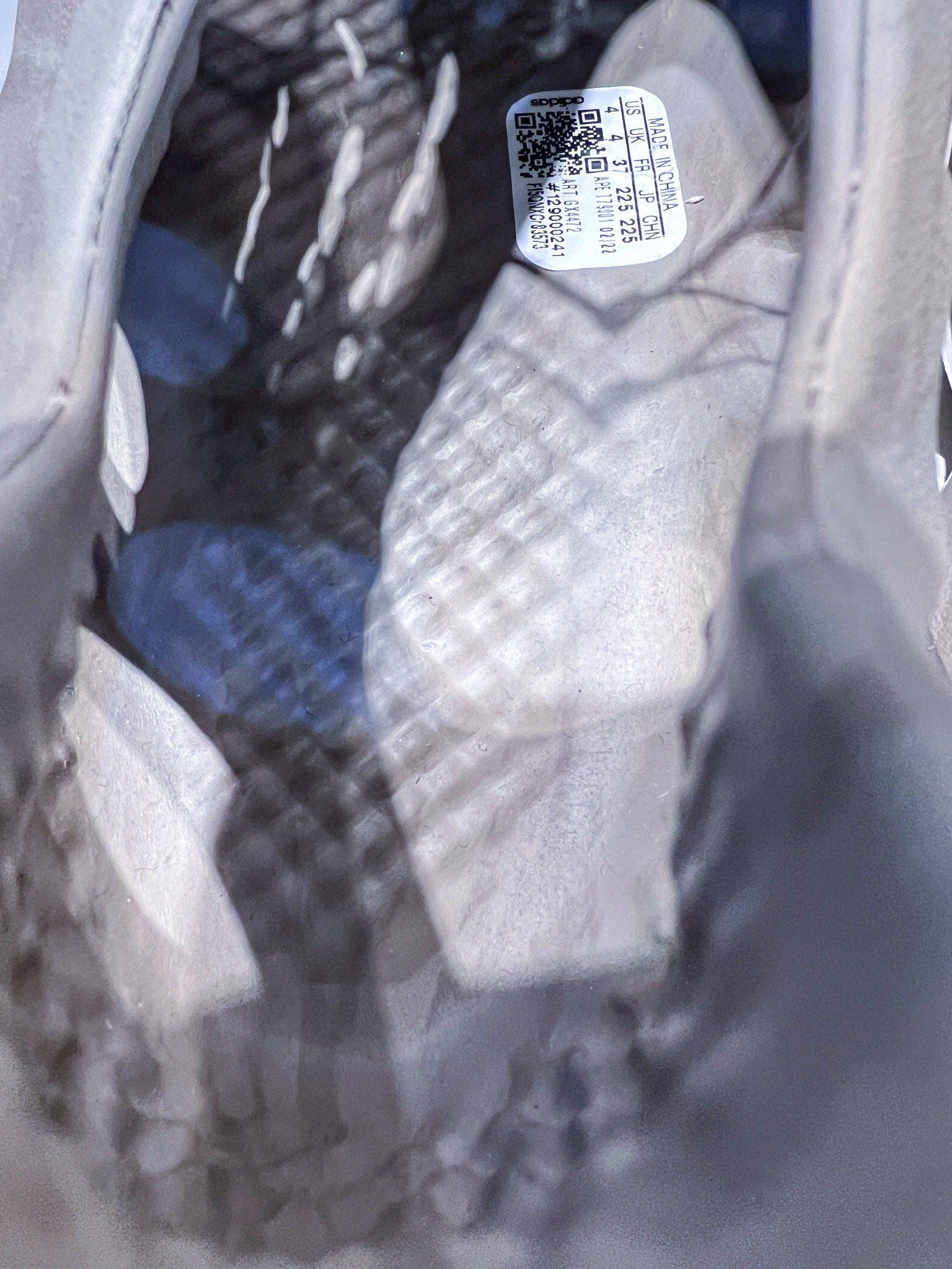 inside of yeezy foam runner