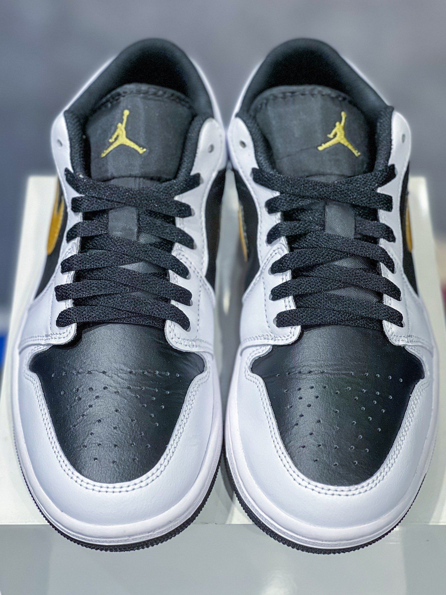 nike sneakers gold swoosh