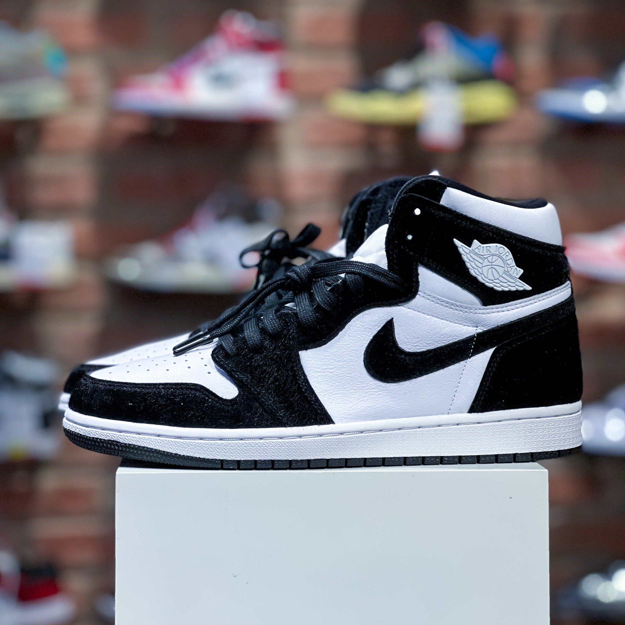 nike air jordan black and white twist