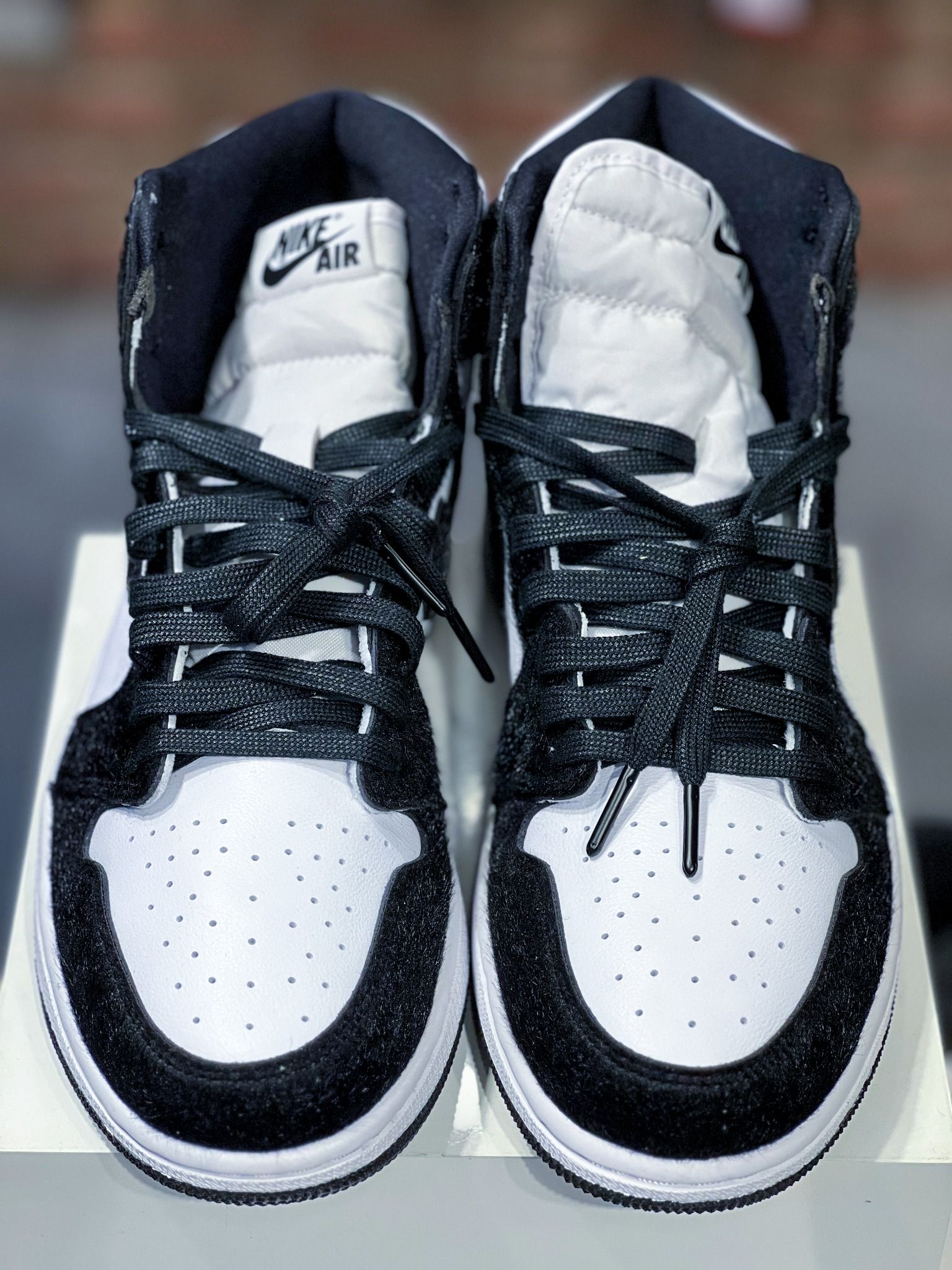 black and white jordan twists