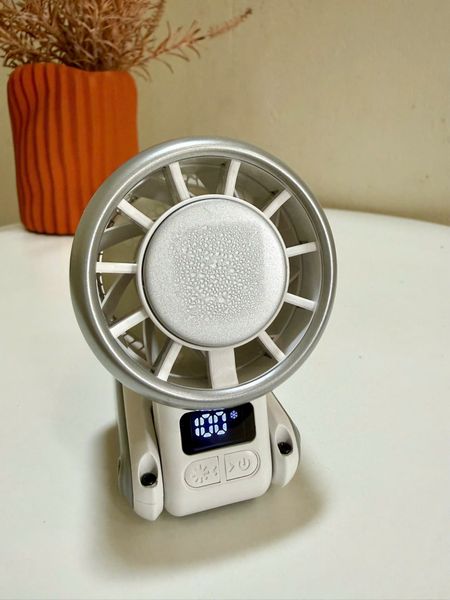 Quạt mini dùng pin sạc VMF-07 PLUS