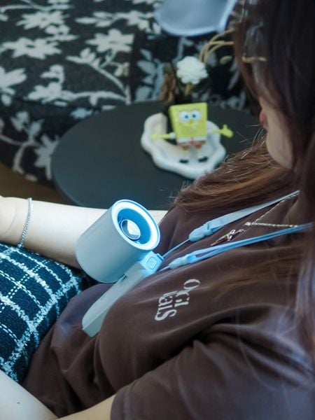 Quạt cầm tay mini Veeco VMF-18