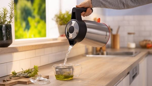 Ấm đun nước Bosch TWK6M480