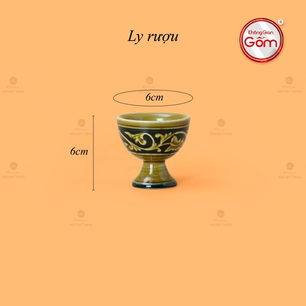 Bộ Bình Rượu Khắc Nổi Hoa Sen Nền Vàng