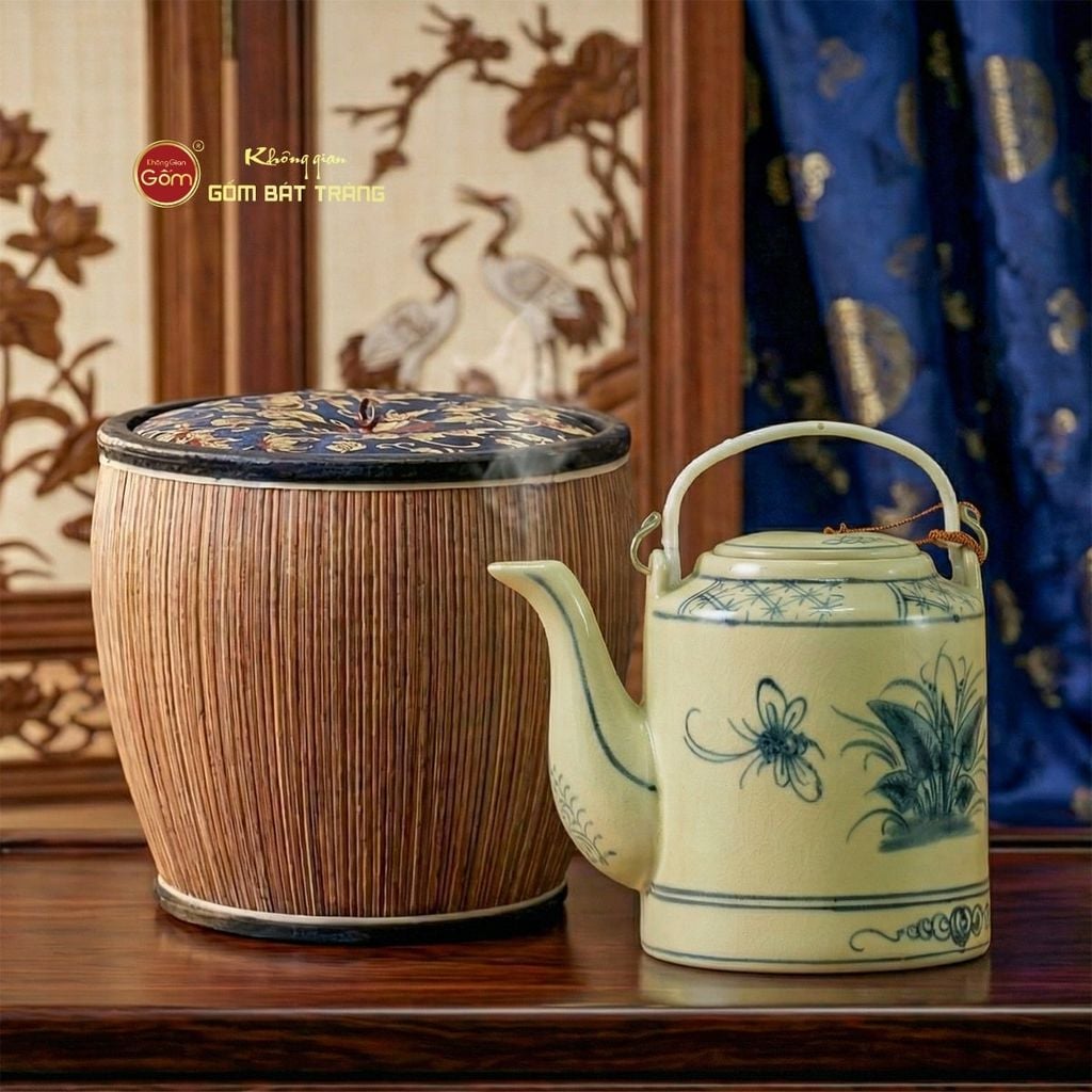 Ấm Tích Bát Tràng Men Rạn Vẽ Chuồn