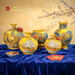 Lọ Hoa Men Vàng Hoa Sen Đắp Nổi Vẽ Vàng