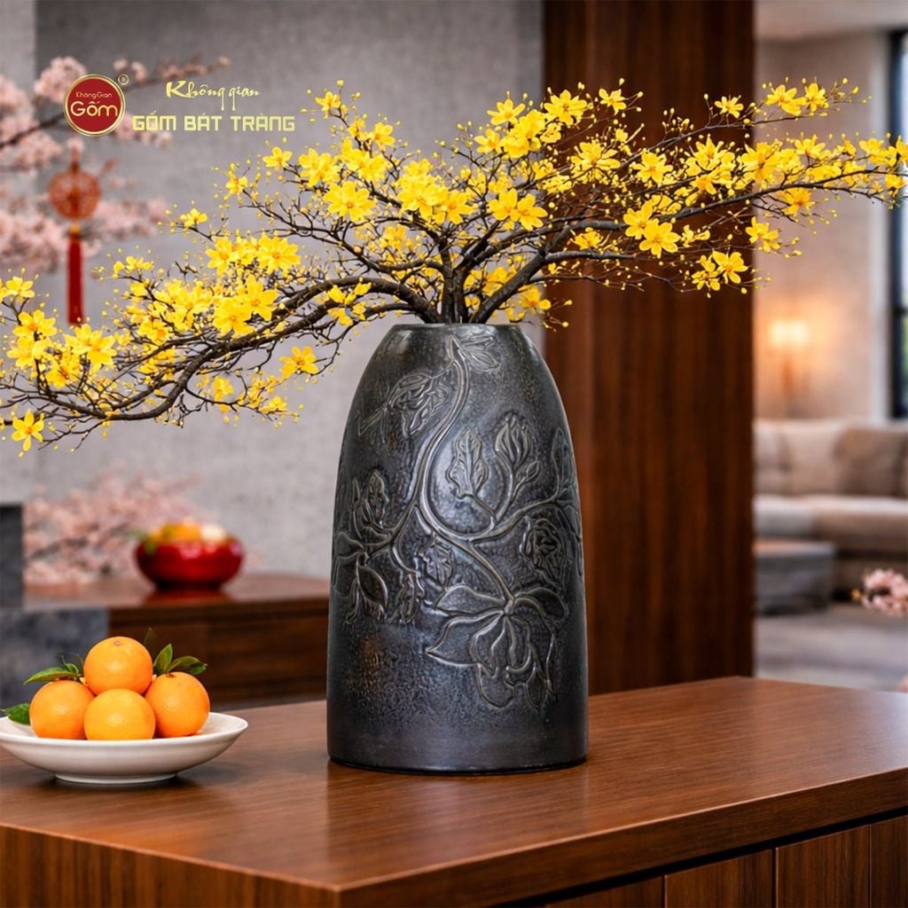 Bình Hoa Dáng Chuông Khắc Hoa Lá