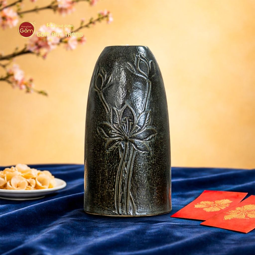 Bình Hoa Dáng Chuông Khắc Hoa Sen