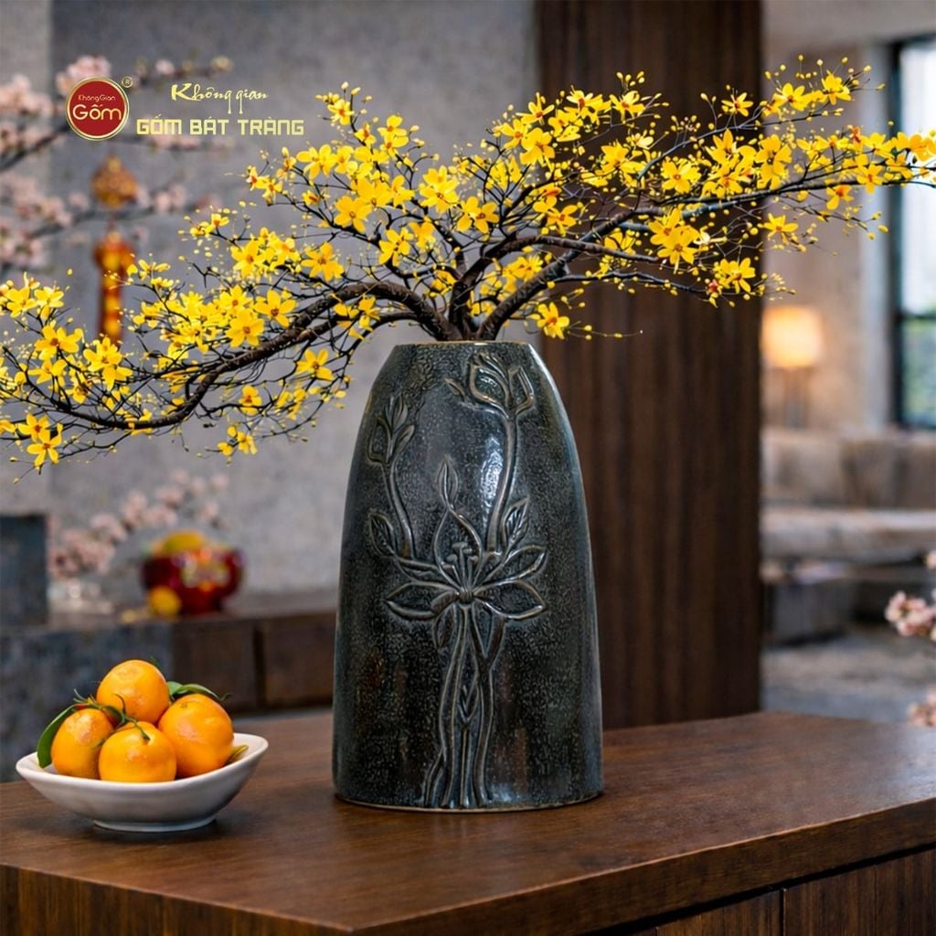 Bình Hoa Dáng Chuông Khắc Hoa Sen