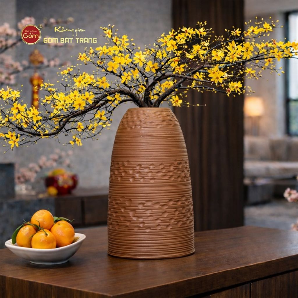 Bình Hoa Dáng Chuông Nâu Đất Vân Khắc Thủ Công