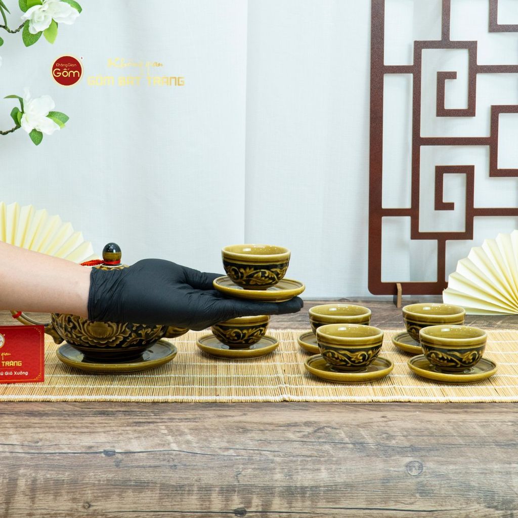 Bộ Ấm Chén Khắc Nổi Hoa Phù Dung Nền Đen