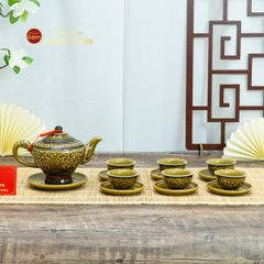 Bộ Ấm Chén Khắc Nổi Hoa Sen Nền Vàng