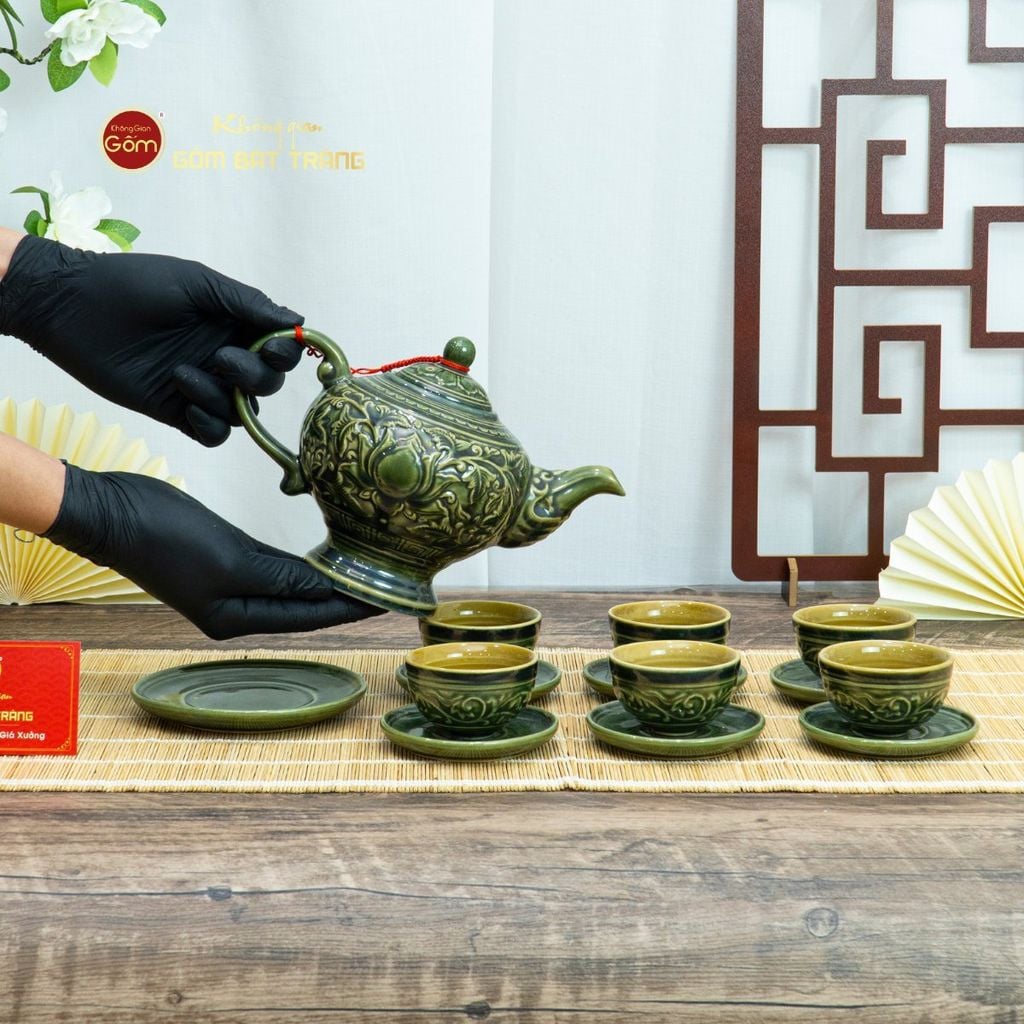 Bộ Ấm Chén Khắc Nổi Hoa Sen Nền Xanh Ngọc