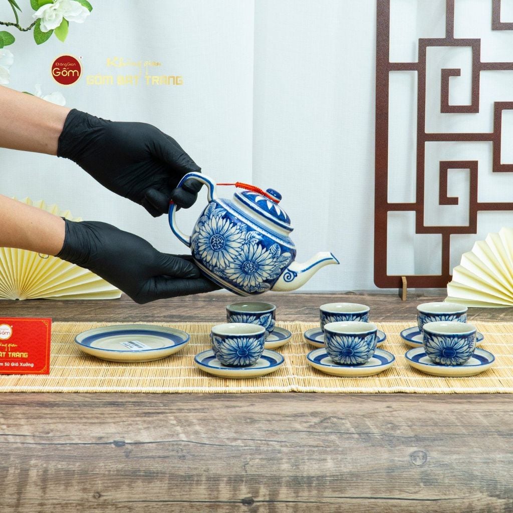 Bộ Ấm Chén Men Lam Vẽ Tay Hoa Hướng Dương