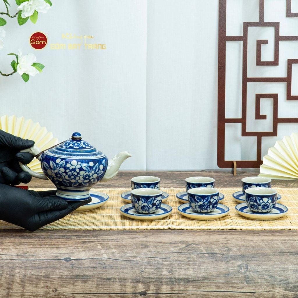 Bộ Ấm Chén Men Lam Vẽ Tay Hoa Mai