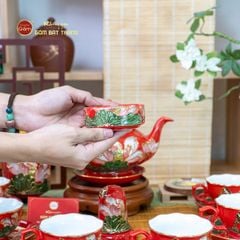 Bộ Ấm Chén Queen Đỏ Hoa Sen Đắp Nổi Vẽ Vàng