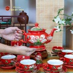Bộ Ấm Chén Queen Đỏ Hoa Sen Đắp Nổi Vẽ Vàng