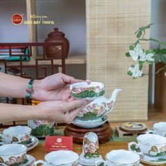Bộ Ấm Chén Queen Trắng Hoa Sen Xanh Đắp Nổi Vẽ Vàng