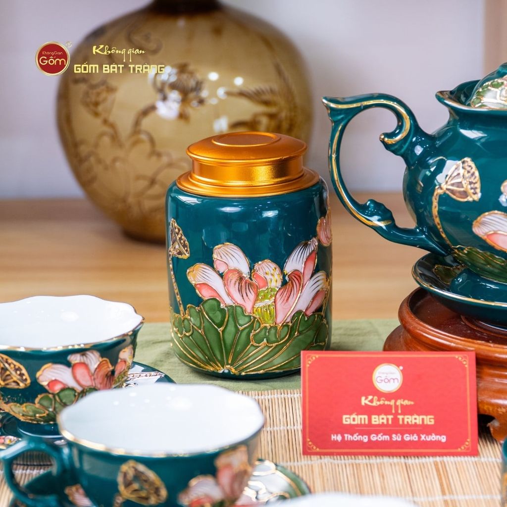 Bộ Ấm Chén Queen Xanh Lá Hoa Sen Đắp Nổi Vẽ Vàng