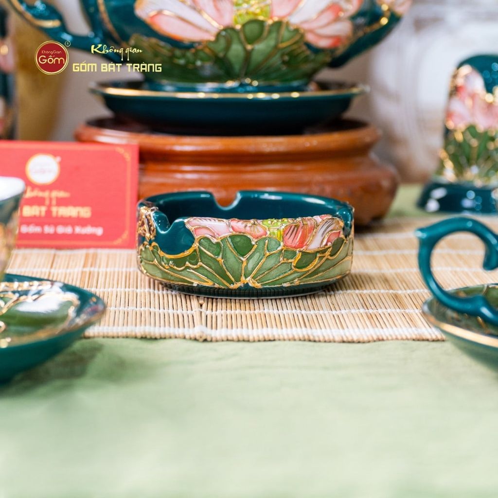 Bộ Ấm Chén Queen Xanh Lá Hoa Sen Đắp Nổi Vẽ Vàng
