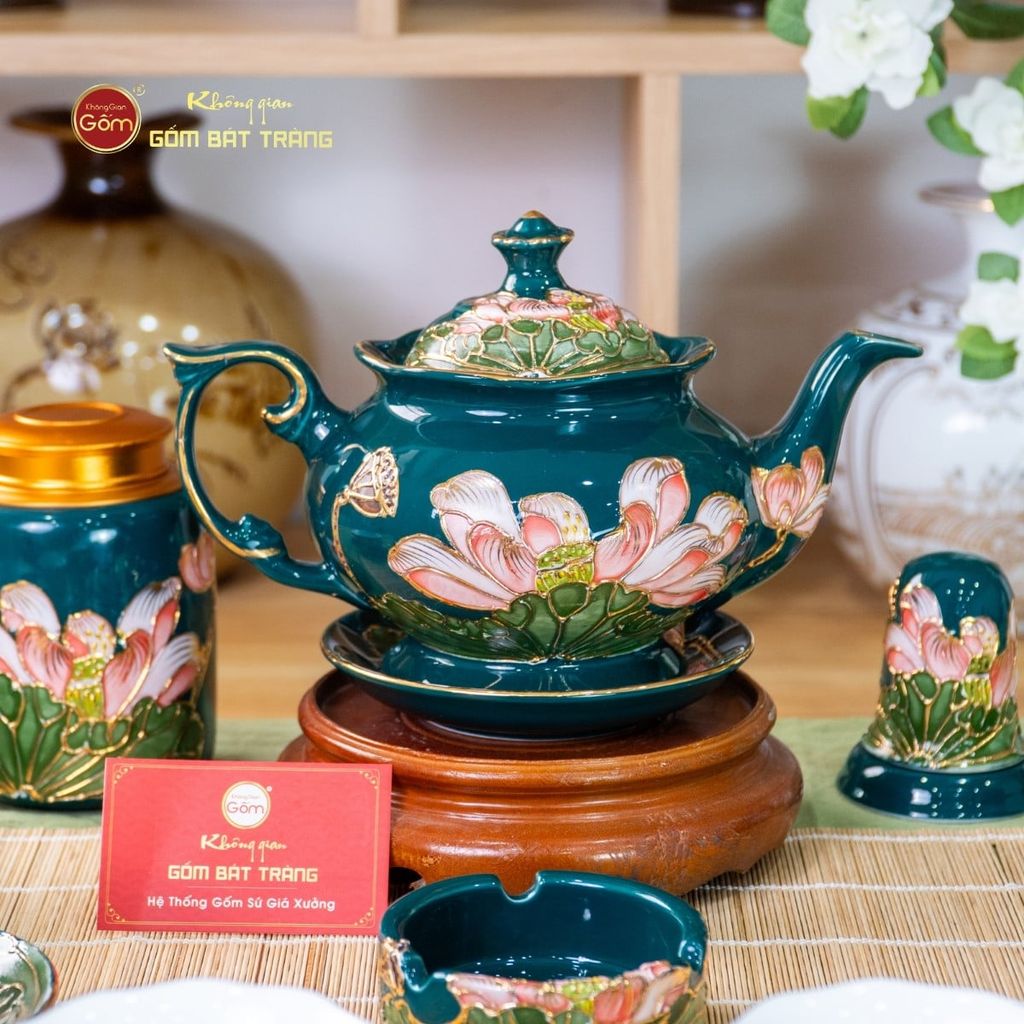 Bộ Ấm Chén Queen Xanh Lá Hoa Sen Đắp Nổi Vẽ Vàng