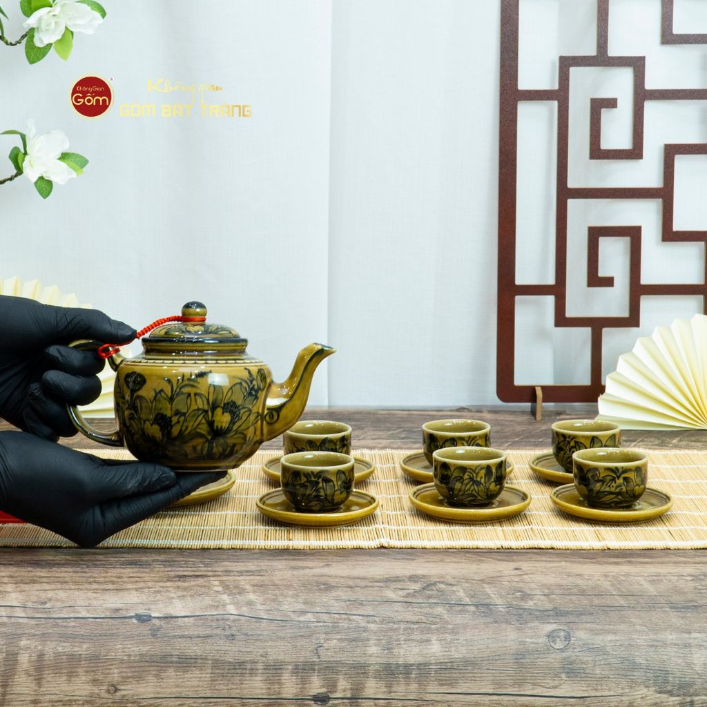 Bộ Ấm Chén Vẽ Tay Hoa Sen