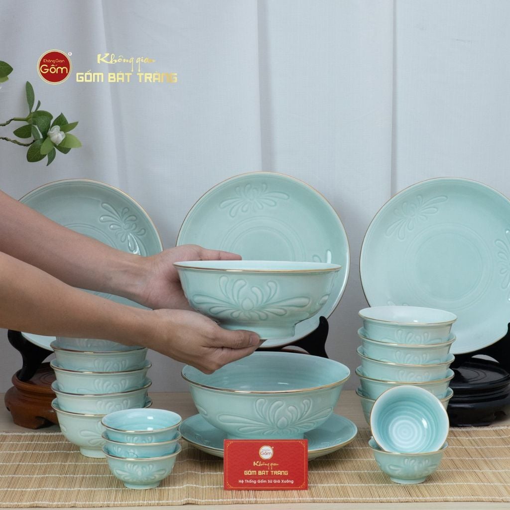 Bộ Bàn Ăn 4 Người (9 Món) Men Ngọc Vân Hoa Cúc Kẻ Vàng