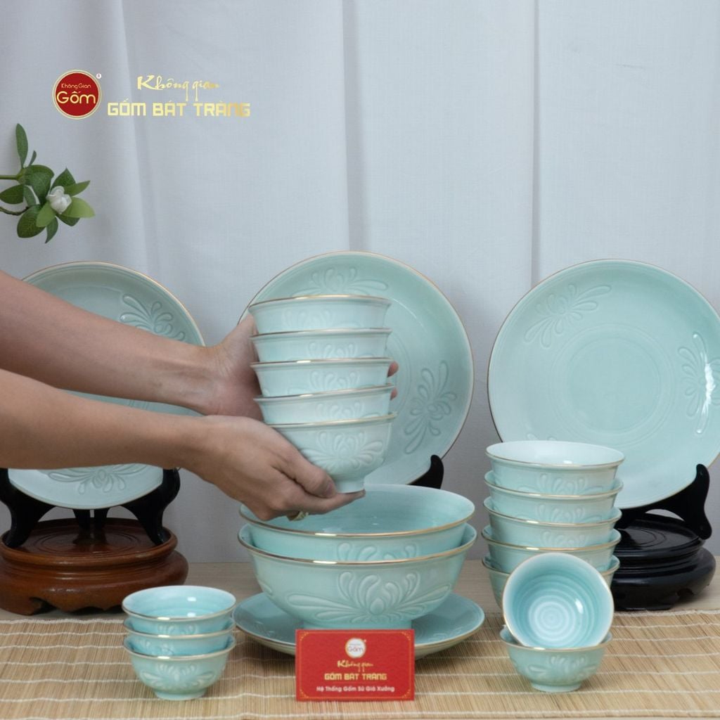 Bộ Bàn Ăn 10 Người (21 Món) Men Ngọc Vân Hoa Cúc Kẻ Vàng