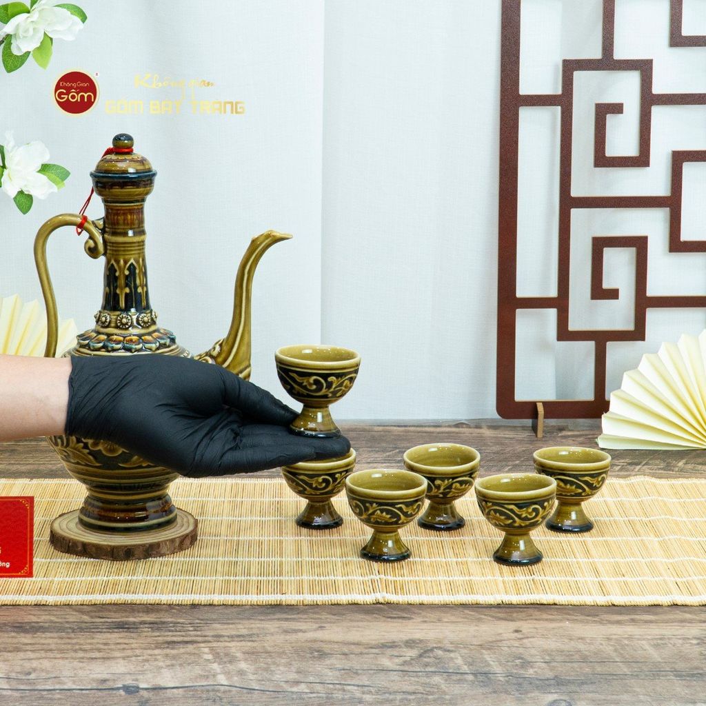 Bộ Bình Rượu Khắc Nổi Hoa Phù Dung Nền Đen