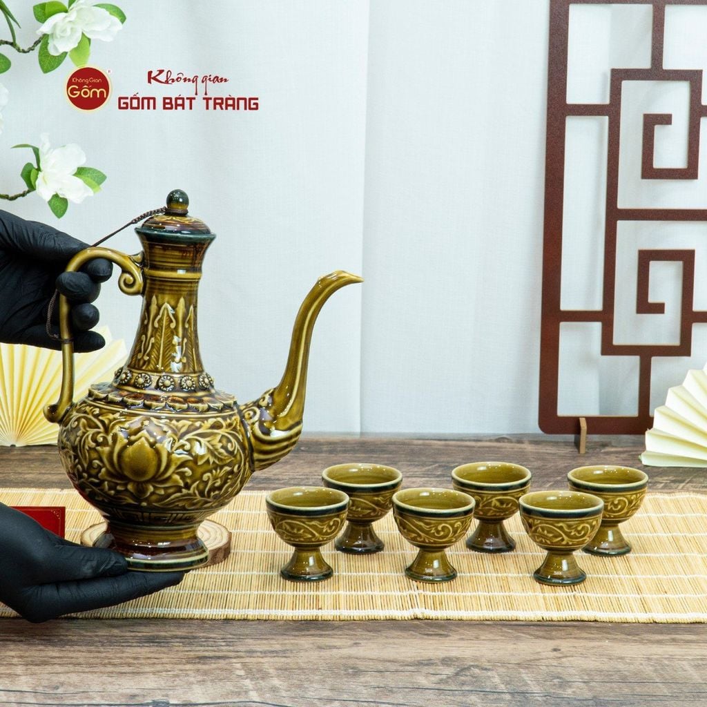 Bộ Bình Rượu Khắc Nổi Hoa Sen Nền Cổ