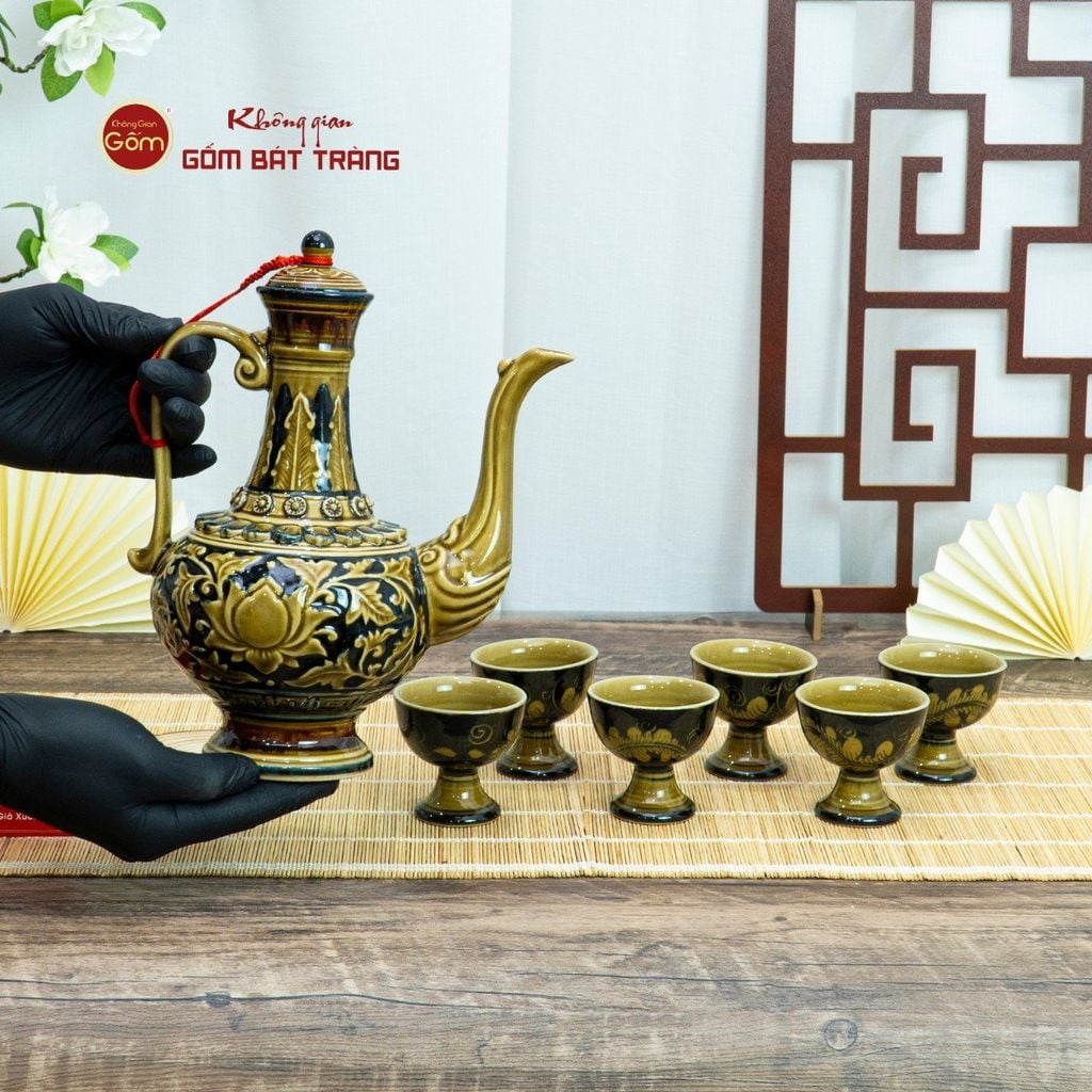 Bộ Bình Rượu Khắc Nổi Hoa Sen Nền Đen