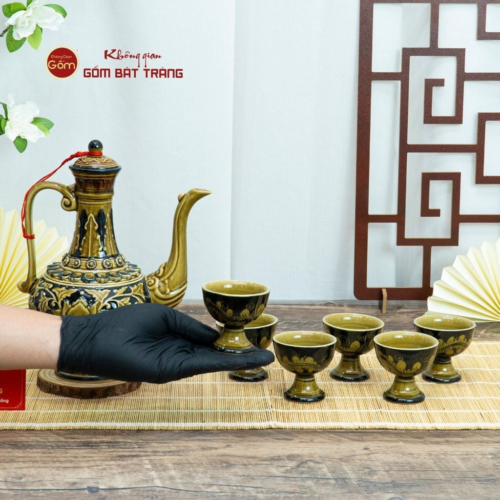 Bộ Bình Rượu Khắc Nổi Hoa Sen Nền Đen