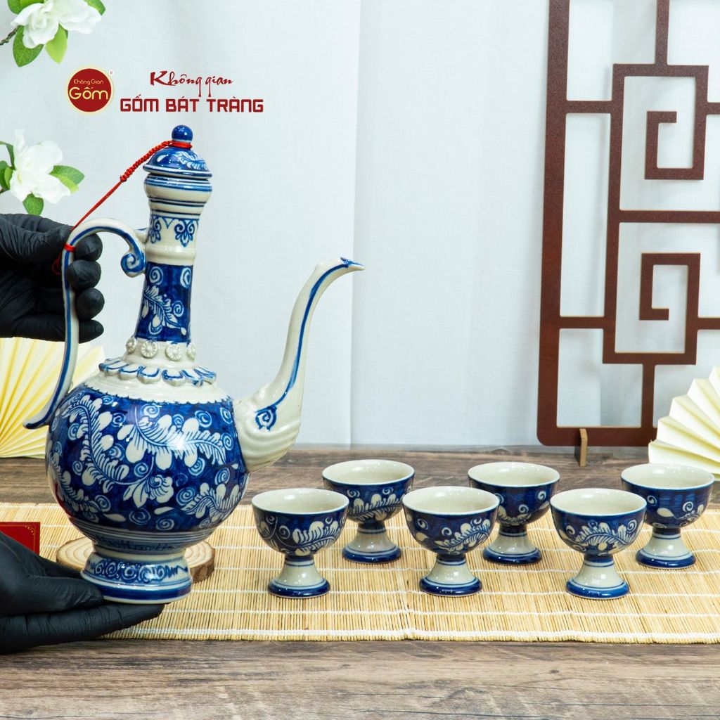 Bộ Bình Rượu Men Lam Vẽ Tay Hoa Lá Dây