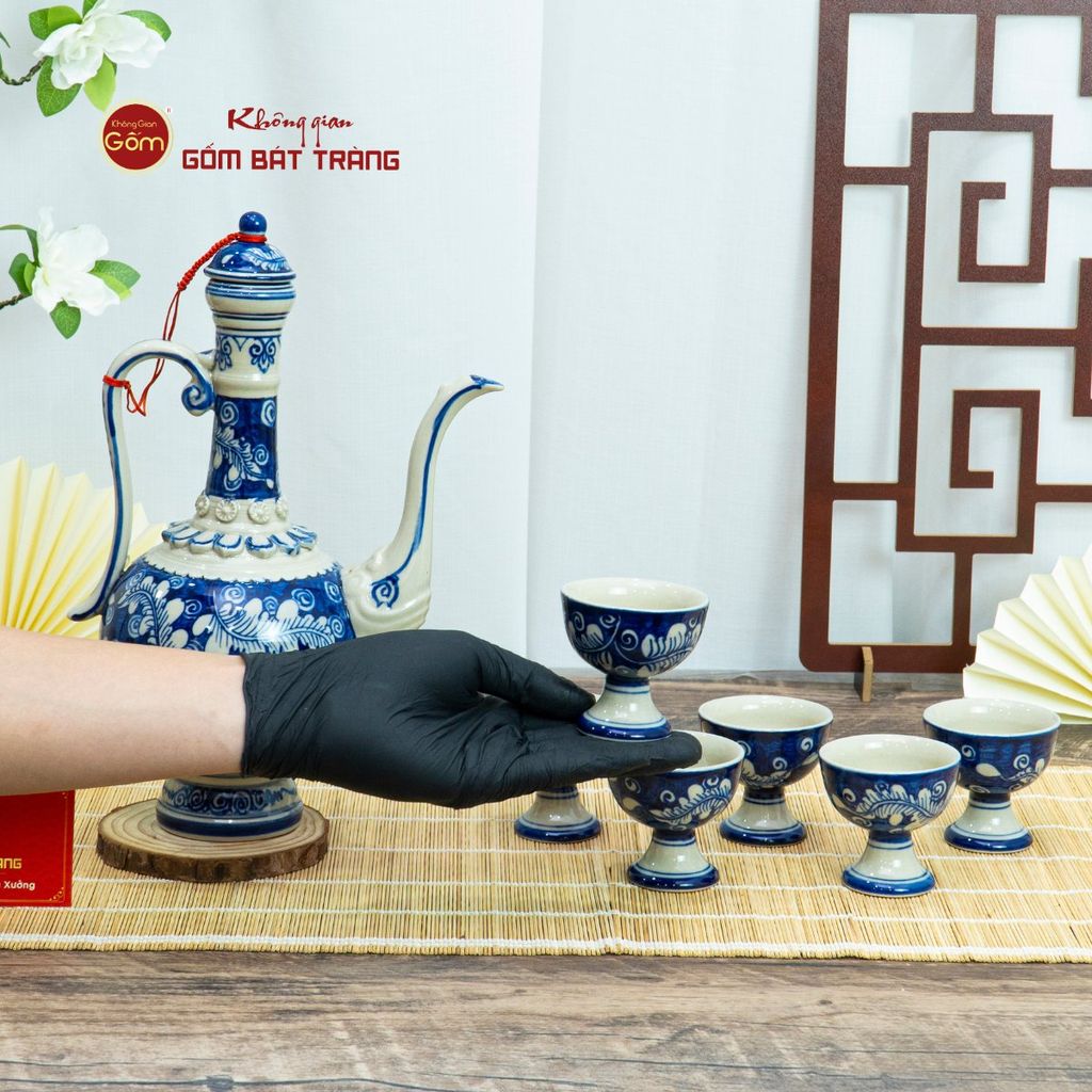 Bộ Bình Rượu Men Lam Vẽ Tay Hoa Lá Dây