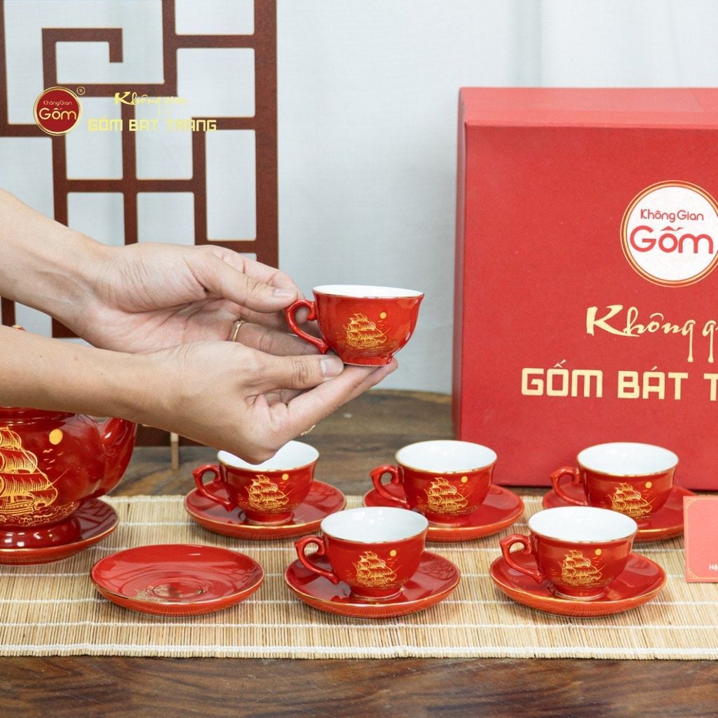 Bộ Trà Men Đỏ Đài Các Thuận Buồm Vẽ Vàng