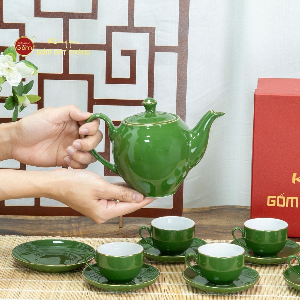 Bộ Trà Men Lục Dáng Minh Long Kẻ Vàng