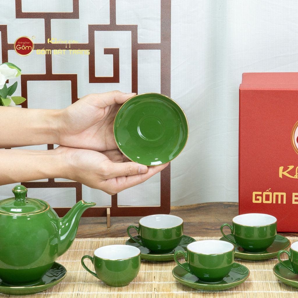 Bộ Trà Men Lục Dáng Minh Long Kẻ Vàng