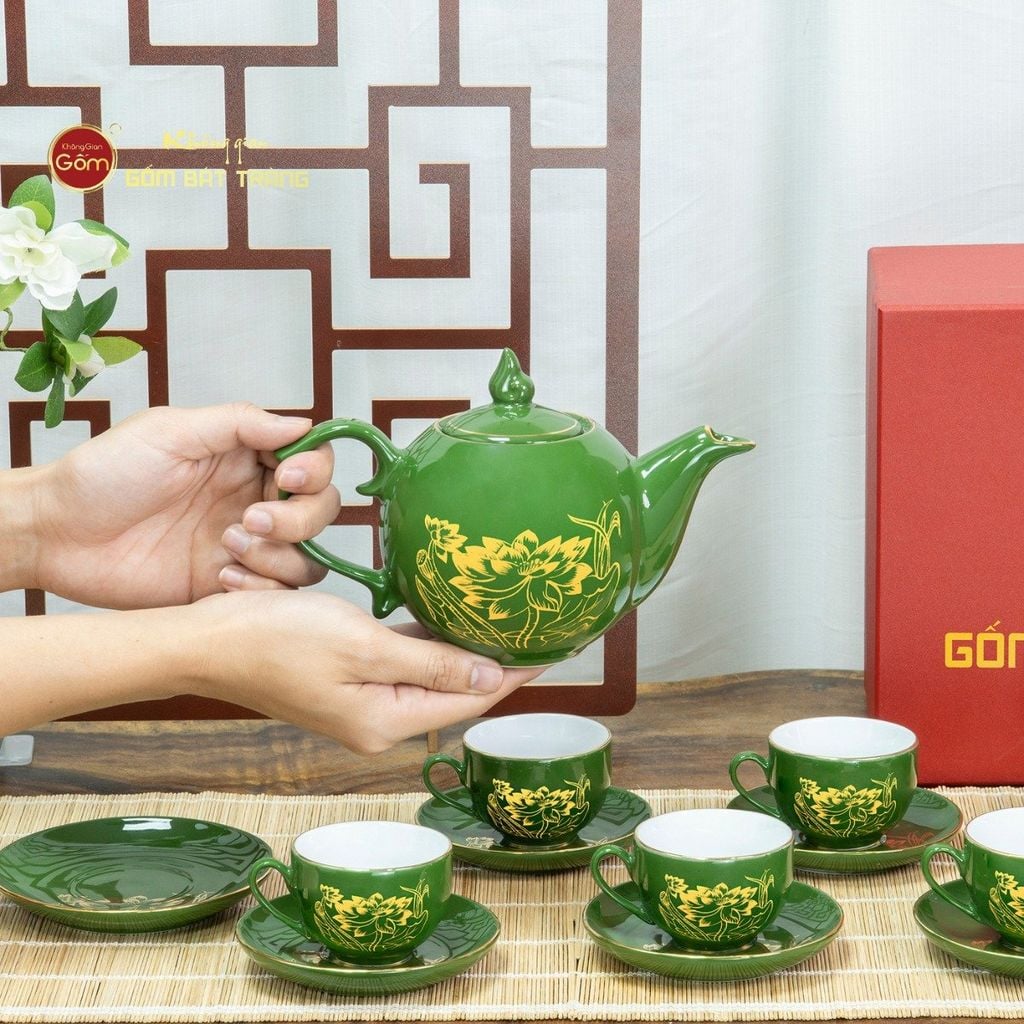 Bộ Trà Men Lục Ngọn Lửa Hoa Sen Vẽ Vàng