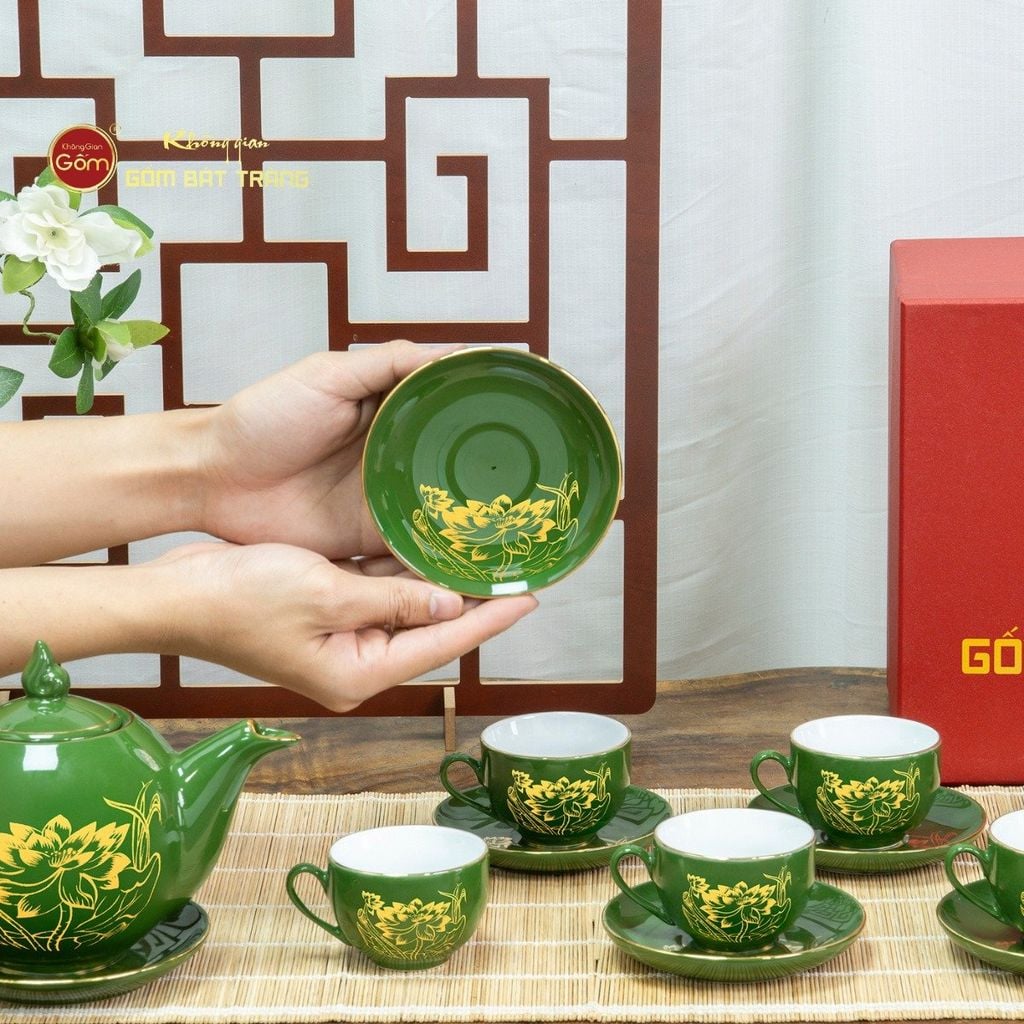 Bộ Trà Men Lục Ngọn Lửa Hoa Sen Vẽ Vàng