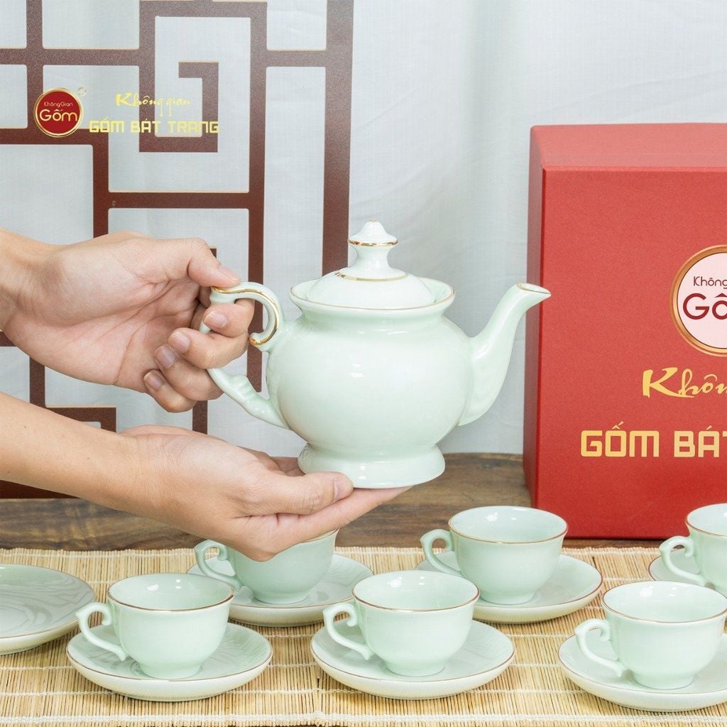 Bộ Trà Men Ngọc Đài Các Vẽ Vàng