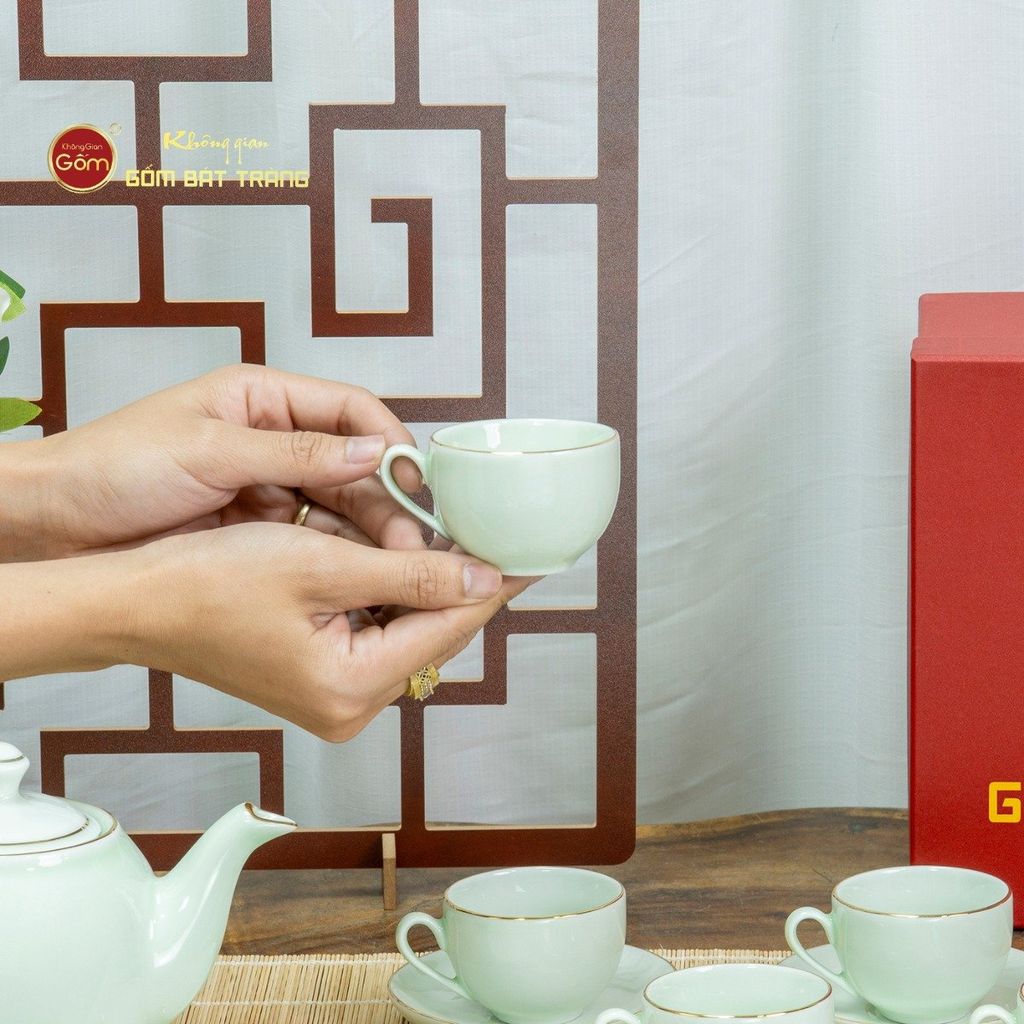 Bộ Trà Men Ngọc Dáng Minh Long Vẽ Vàng