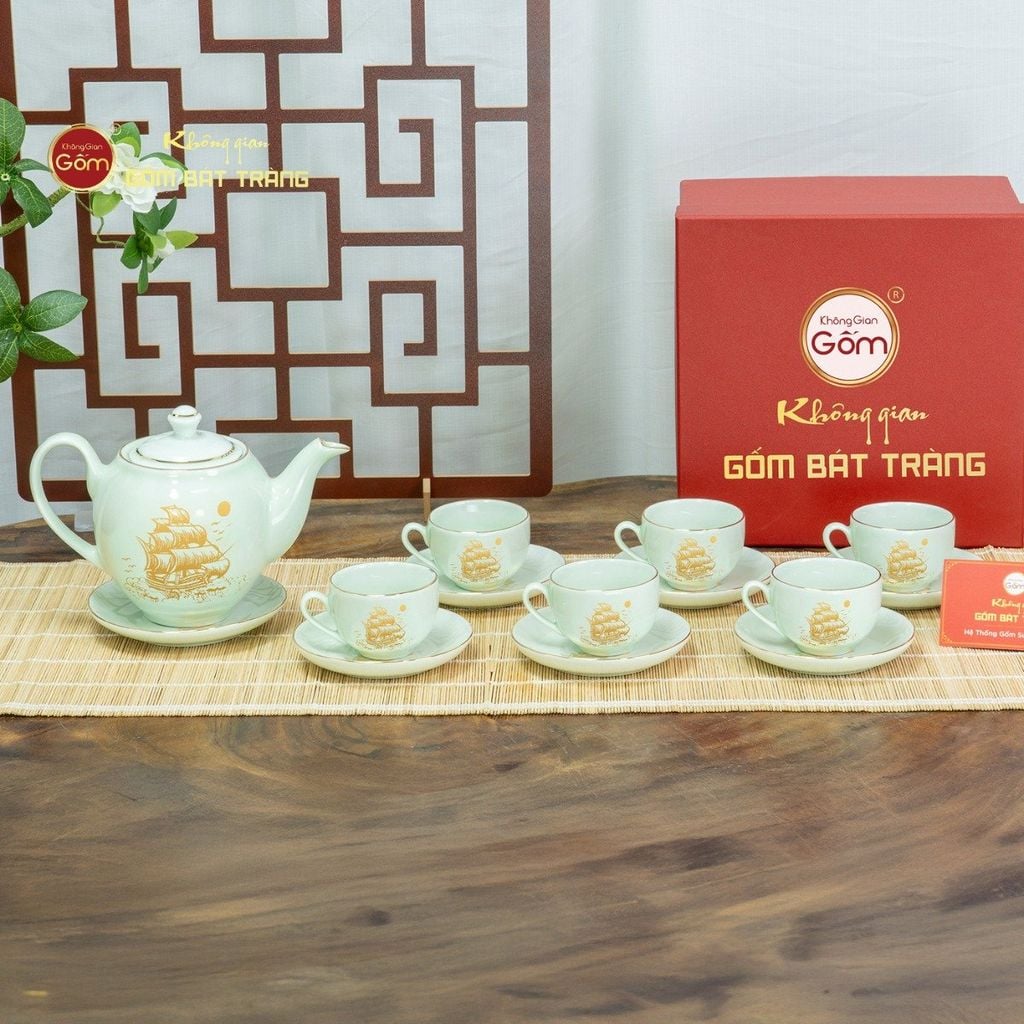 Bộ Trà Men Trắng Dáng Minh Long Thuận Buồm Xuôi Gió Vẽ Vàng