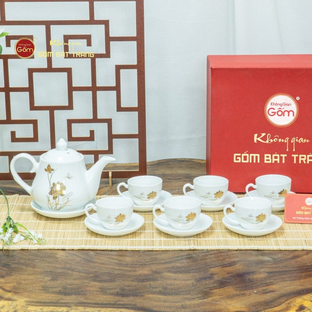 Bộ Trà Men Trắng Đức Sen Bướm Vẽ Vàng