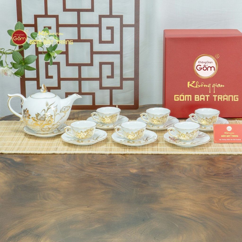 Bộ Trà Men Trắng Mẫu Đơn Hoa Sen Vẽ Vàng
